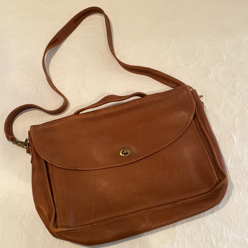 Vintage Laura USA brown leather messenger bag